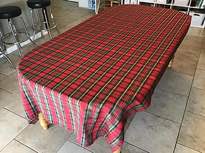rectangle tablecloths (red/black/gold Christmas plaid) - 60 x 104